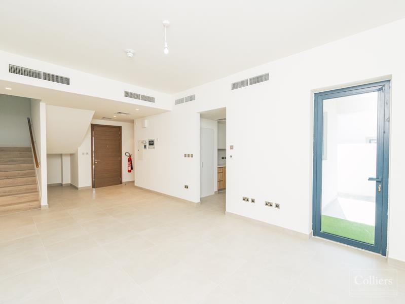 Townhouse for Rent in Noya Viva