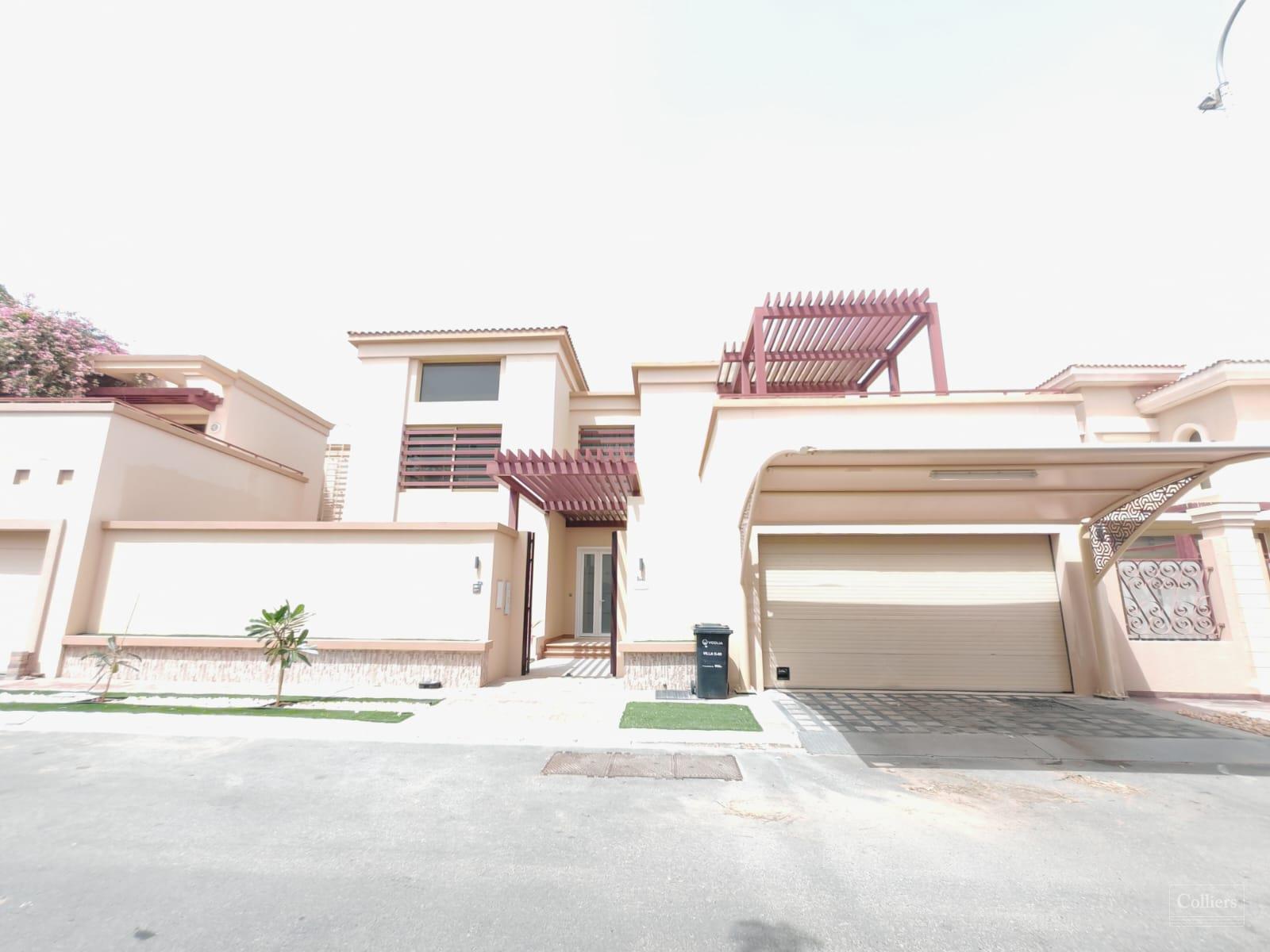 5 Bedroom Villa for Rent in Golf Gardens